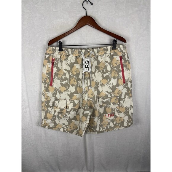 LRG Lifted Research Camouflage Cargo Shorts Mens Size Medium NWT - Picture 1 of 8